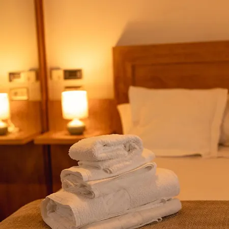 奥卡米诺旅馆 * 萨里亚